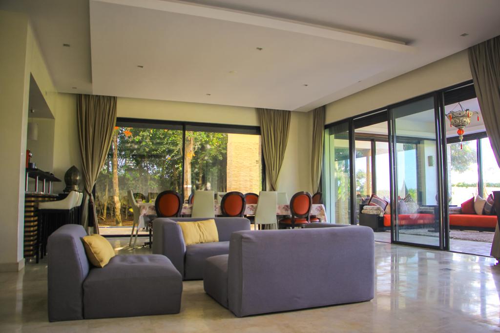 SALON1