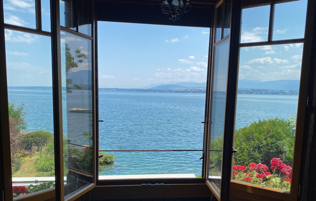 Bow window 1